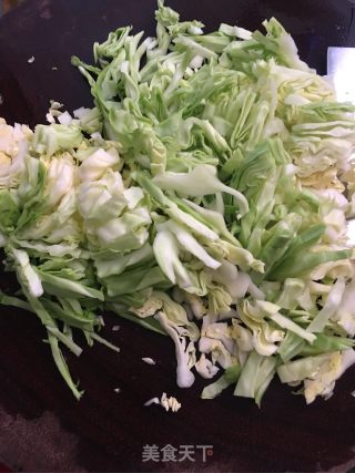 肉饼香菇炒饭的做法步骤：4