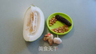 海参江瑶柱焖冬瓜的做法步骤：1