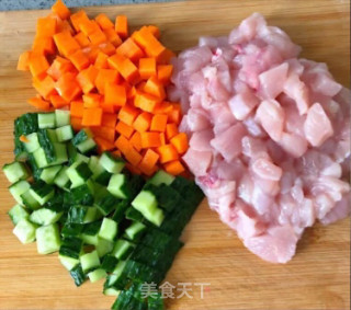 肉丁盖浇面的做法步骤：1