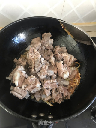 糖醋排骨的做法步骤：6