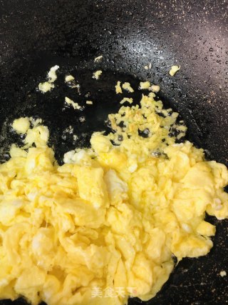 家常版西红柿炒鸡蛋，步骤详解，这种做法很下饭，汤汁浓郁更适合泡饭哦的做法步骤：5