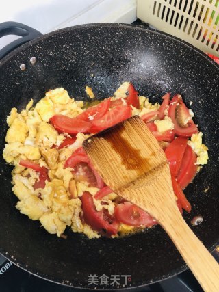 家常版西红柿炒鸡蛋，步骤详解，这种做法很下饭，汤汁浓郁更适合泡饭哦的做法步骤：7