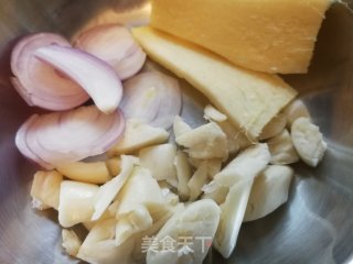猪头肉炒白豆的做法步骤：2