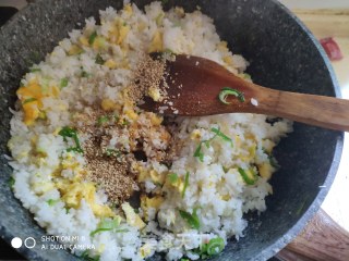 简单蛋炒饭的做法步骤：7