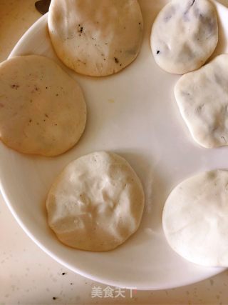 低糖黑芝麻紫薯糯米饼的做法步骤：7