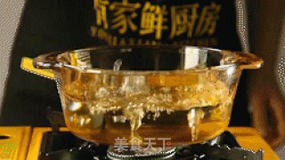 有家鲜厨房：蚝油秋葵黑皮鸡枞菌的做法步骤：1