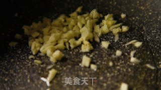 有家鲜厨房：蚝油秋葵黑皮鸡枞菌的做法步骤：4