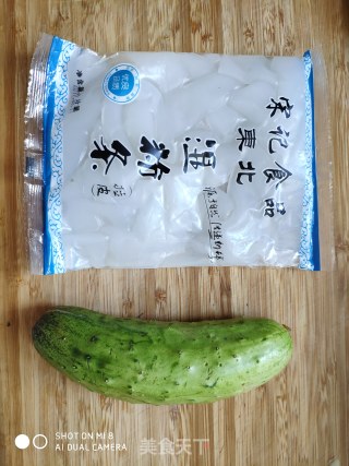 湿粉花生拌黄瓜的做法步骤：1