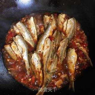 剁椒烧小白条的做法步骤：7