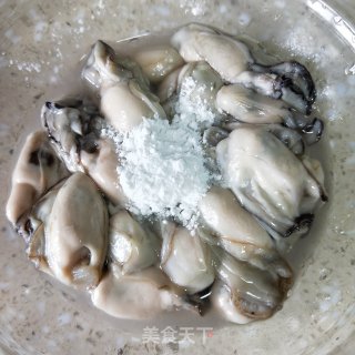生蚝煎鸡蛋的做法步骤：2