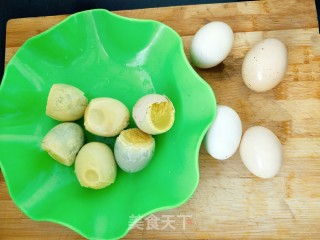 爆炒香辣实蛋的做法步骤：2
