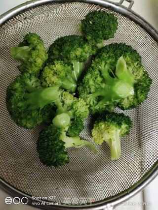 鲜虾海苔卷的做法步骤：2