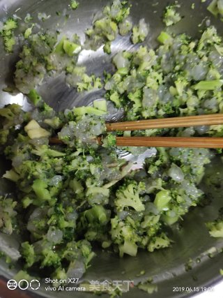 鲜虾海苔卷的做法步骤：4