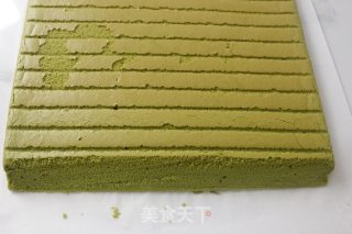 抹茶奶油蛋糕卷的做法步骤：25