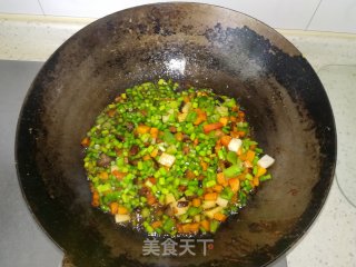 腊肉炒杂蔬的做法步骤：7