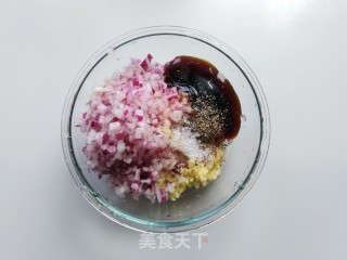 洋葱黑胡椒猪肉饼的做法步骤：3