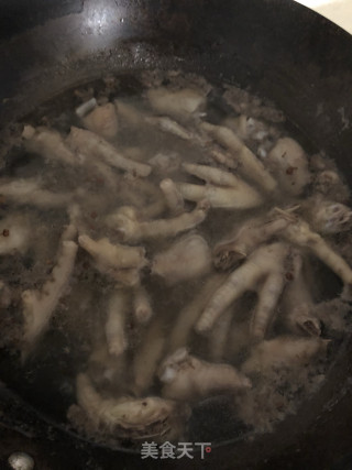 醋泡凤爪的做法步骤：1