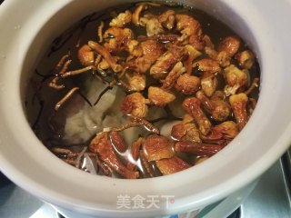 虫草三鲜汤的做法步骤：8