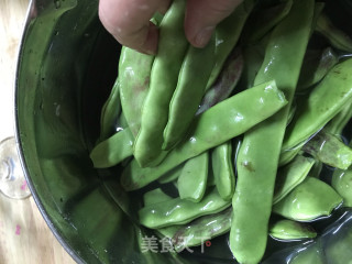 素炒油豆角的做法步骤：2