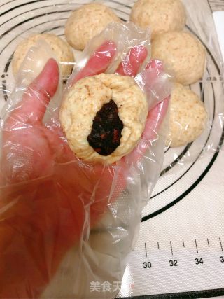 红枣黑芝麻全麦餐包的做法步骤：5