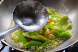 丝瓜虫草花烩鱼丸的做法步骤：5
