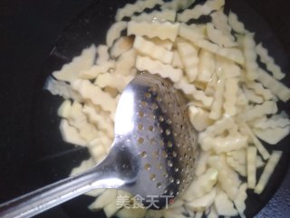凉拌土豆条的做法步骤：2