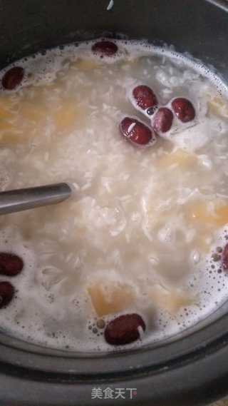 米酒银耳红枣粥的做法步骤：5