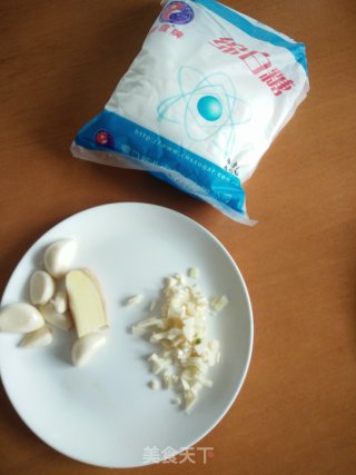 红烧蒜香排骨的做法步骤：6