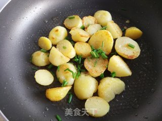 椒盐土豆的做法步骤：4