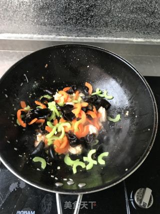 小炒虾仁的做法步骤：8