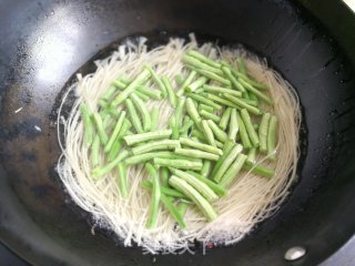 豇豆猪肚面的做法步骤：4
