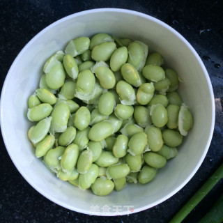 毛豆烧丝瓜的做法步骤：2