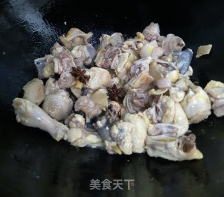 仔鸡烧毛豆的做法步骤：4