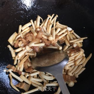 小炒白玉菇的做法步骤：7