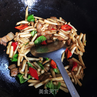 小炒白玉菇的做法步骤：10