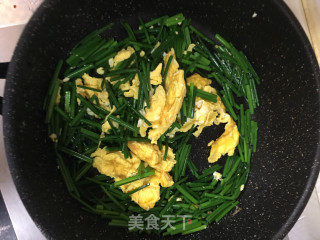 韭菜苔炒鸡蛋的做法步骤：6