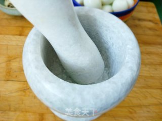 “下酒菜”红烧肉鹌鹑蛋的做法步骤：9