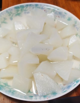 水鸭焖白萝卜的做法步骤：4
