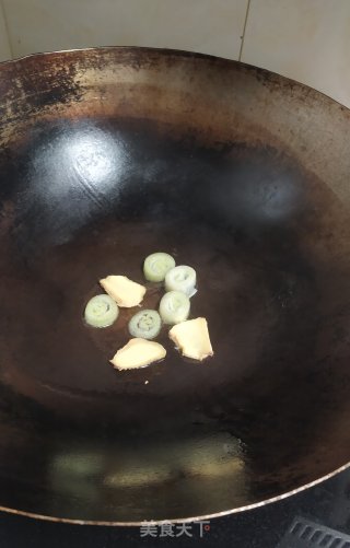 水鸭焖白萝卜的做法步骤：5