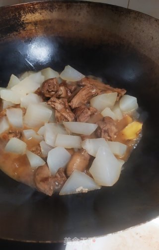 水鸭焖白萝卜的做法步骤：8