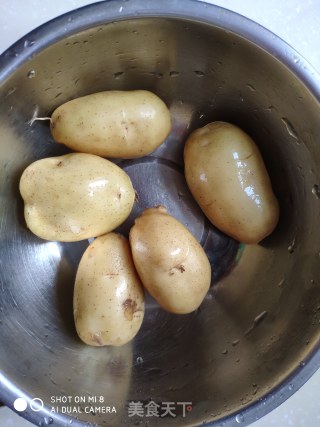 土豆饼的做法步骤：1