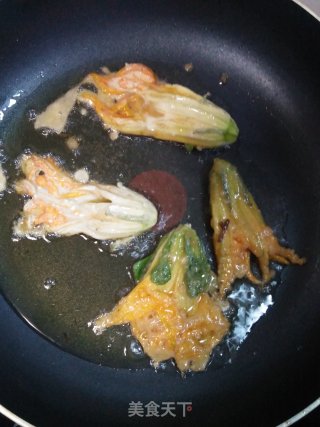 香炸南瓜花的做法步骤：8