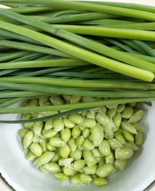 韭菜苔毛豆炒肉丝的做法步骤：1