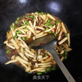 白玉菇炒毛豆的做法步骤：10