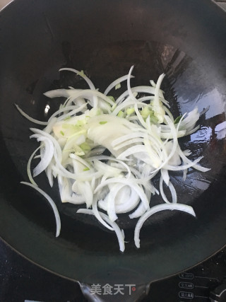 家常炒肥牛卷的做法步骤：3