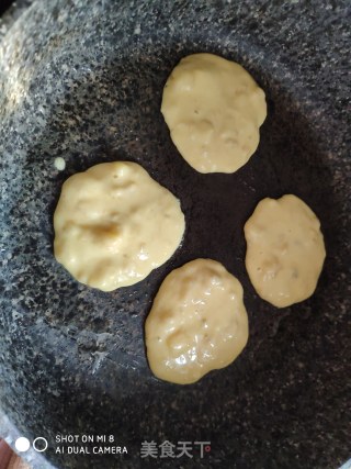 酸甜美食  香蕉饼的做法步骤：7