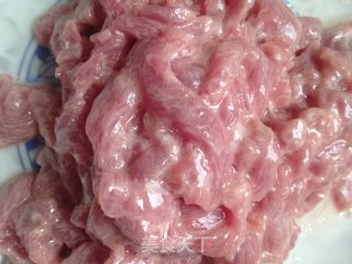 芹菜牛肉丝的做法步骤：2