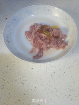 土豆丝炒肉的做法步骤：3