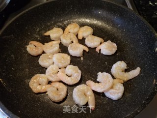 虾仁蟹肉炒饭的做法步骤：4