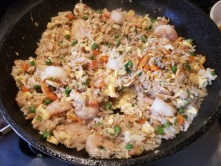 虾仁蟹肉炒饭的做法步骤：10